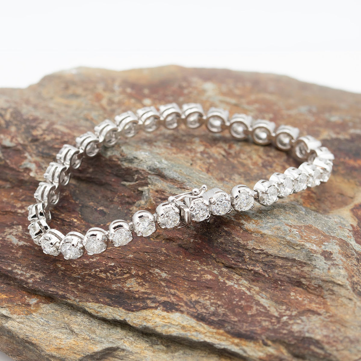 Bratara tennis cu diamante 5.30ct din aur alb 18K