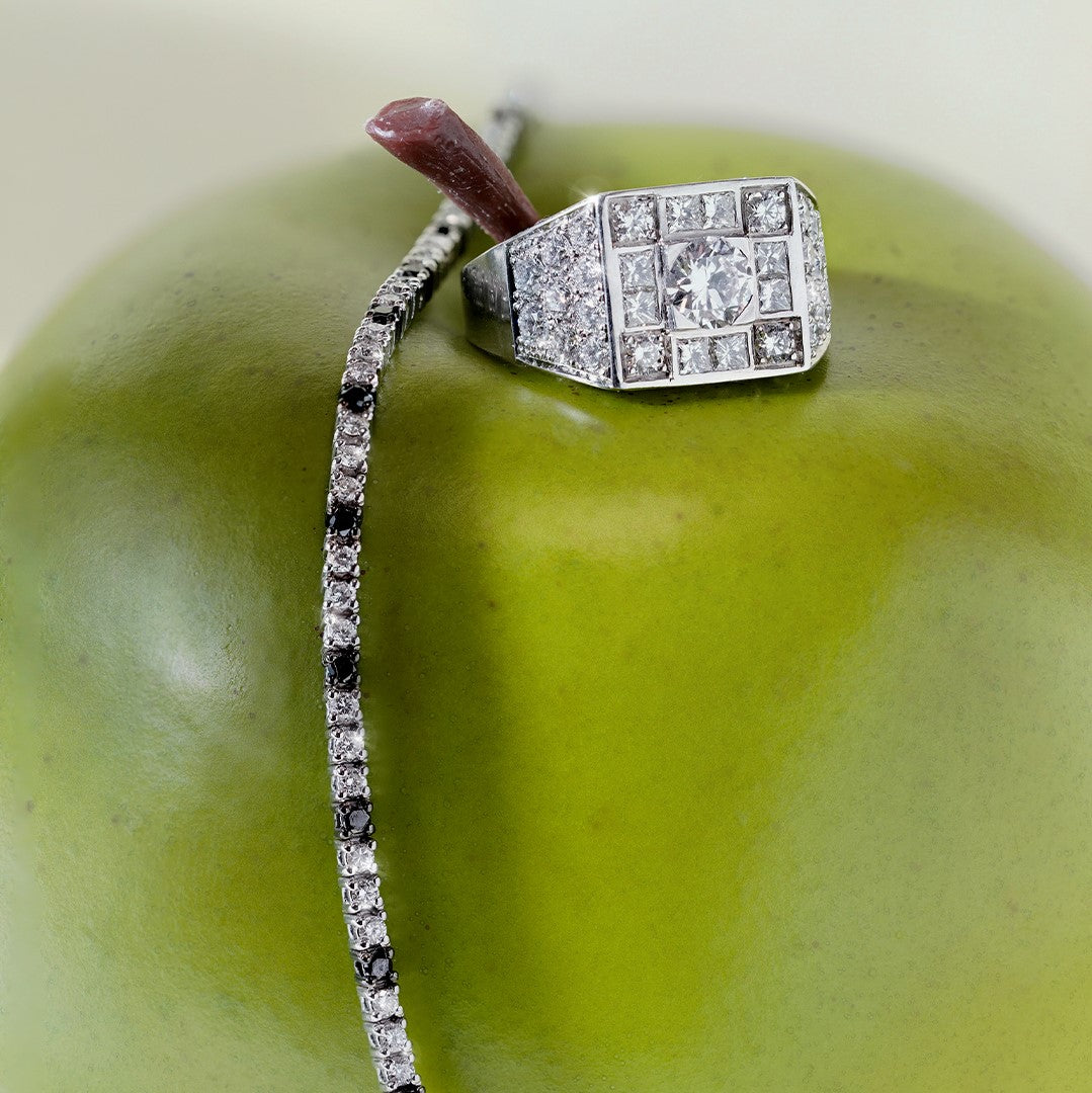 Bratara tennis cu diamante albe si negre 2.11ct din aur 18K