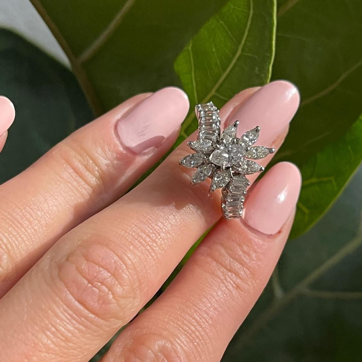Inel Floare cu 1.51ct diamante din aur alb de 18k