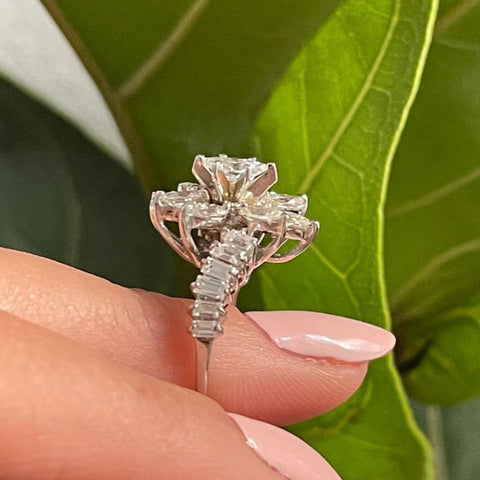 Inel Floare cu 1.51ct diamante din aur alb de 18k