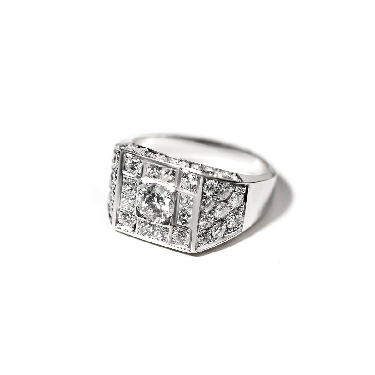 18K white gold engagement ring with 0.50ct diamonds