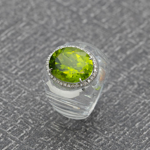 Inel cu Peridot 13.00ct si diamante 0.28ct din aur alb de 18K