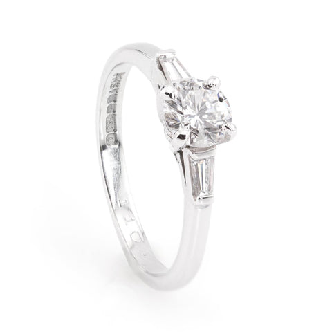 Inel de logodna solitaire cu 0.50ct diamant central  si 0.30ct din aur alb de 18K